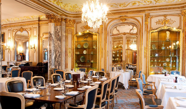 Savile Club dining room