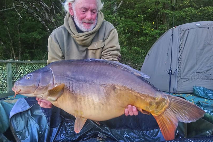 Quarry Bank carp fishery, France. 51lb 12oz
